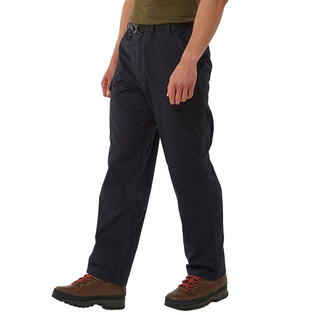 65% Polyester, 35% Baumwolle. Muster: Einfarbig. Stoff-Technologie: Eisenfrei, NosiDefence, SmartDry Eco, Solarshield, Sonnenschutz, Wasserabweisend. Recycelte Materialien. Taschen: 5 Reißverschlusstaschen, 1 Handytasche. Taille: Gürtel in der Taille, teilweise elastisch. Anzahl der Taschen: 9. Sonnenschutz: UPF 40+.