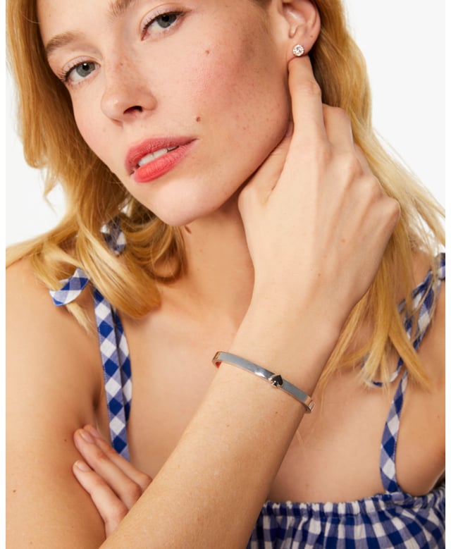 Thin Metal Bangle, Weight: 22.7G,  Length: 5.30 Cm,  Width: 5.90 Cm,  Height: 5.90 Cm
