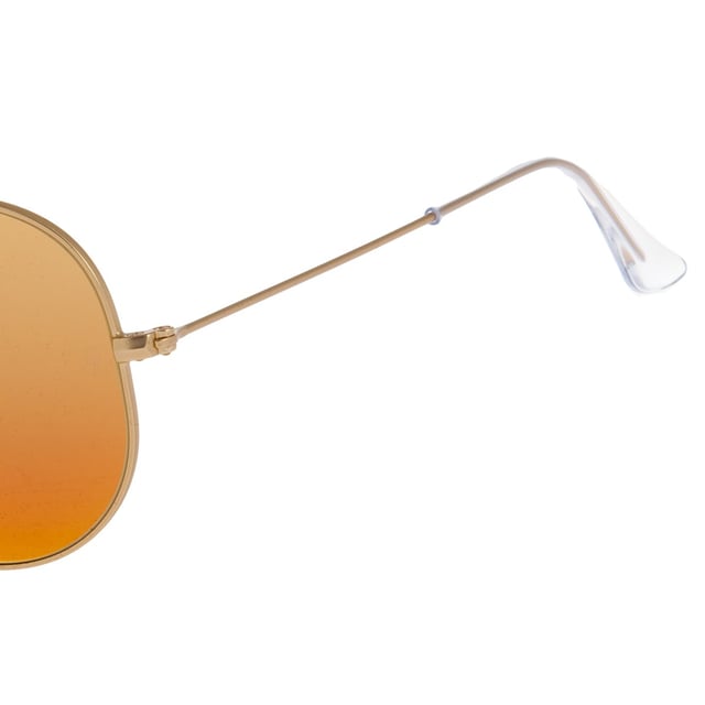 Aviator Flash Lenses Sonnenbrille mit Metallrahmen.
 Rahmenform: Aviator.
 100 % UV-Schutz.
 Antireflexlinsen.
 Alle unsere Produkte werden in der Originalverpackung versendet.
 Inklusive Glasreinigungstuch, Echtheitszertifikat und Garantie.

 Reflektieren Sie Ihren Stil mit Ray-Ban Aviator Flash-Gläsern. Die Ray-Ban RB3025 Aviator-Blitzgläser haben mit ihrer einzigartigen Kombination aus Tropfenform und Blitzglas die Marktstandards neu definiert.
 Maßnahmen: Linsenhöhe: 54,2 mm. Linsenbreite: 62 mm. Brücke: 14 mm. Bügel: 140 mm
 Komposition: Metall
 Pflege:
Reinigung und Wartung:
 - Reinigen Sie die Gläser mit Wasser und Seife.
 - Verwenden Sie keine schmutzigen oder scheuernden Tücher, da diese die Eigenschaften der Filter beeinträchtigen können.
 - Verwenden Sie nur Originalzubehör und Ersatzteile.