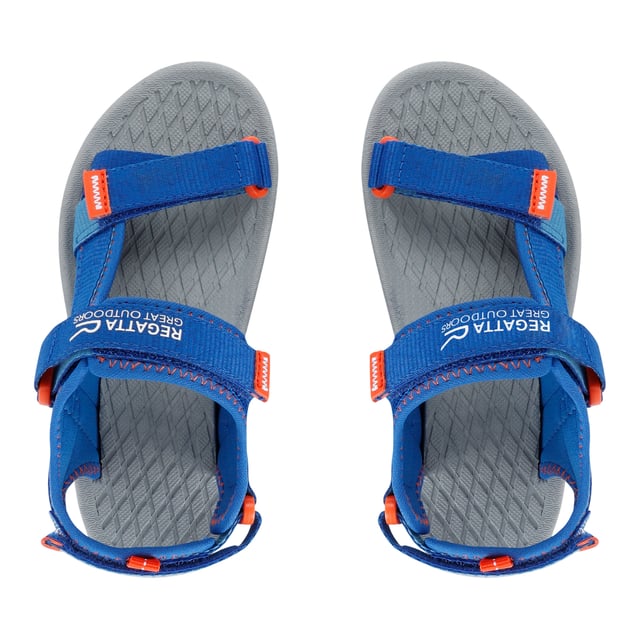 Regatta Blaze sandalen voor kinderen (Olympisch Blauw/Tango) Boven: Netwerk, synthetisch. Voering: Synthetisch. Binnenzool: Verstevigd. Buitenzool: Synthetisch. Ademend, Lichtgewicht, Treklipje, Schokabsorberend. Vlakke. Ontwerp: Contrasterende details, Logo. Teenstijl: Open. Zoolkenmerken: Duurzaam. Bevestiging: Haak en Lijn Riem.