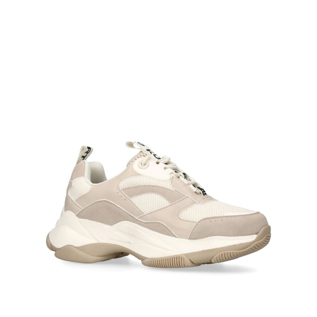 The KG Kurt Geiger Lilac Lace Up trainer features a neutral upper with breathable mesh. The front laces up with two KG Kurt Geiger branded tabs at the ankle.