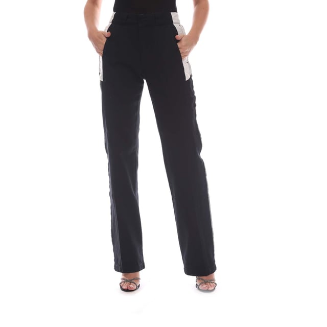 Dames Heron Preston Inside Out Chino Broek in zwart.- Elastische tailleband.- Zijzakken.- Achterzakken.- Zijstreep details.- Riemlussen.- Rechte pijp.- 100% Katoen.- Ref: HWCG004F211000