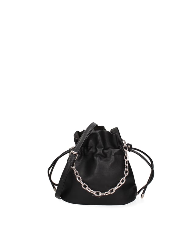 Bolso tipo bombonera para mujer. El cierre es con cremallera. Los bolsillos internos son uno con cremallera y otro abierto. Los bolsillos externos están ausentes. La correa para el hombro es ajustable y extraíble. El mango es de cadena. Hay un compartimento interno. El material exterior es PVC. Internamente está forrado en poliéster. Medidas: 22x24x12 cm. Producto de moda