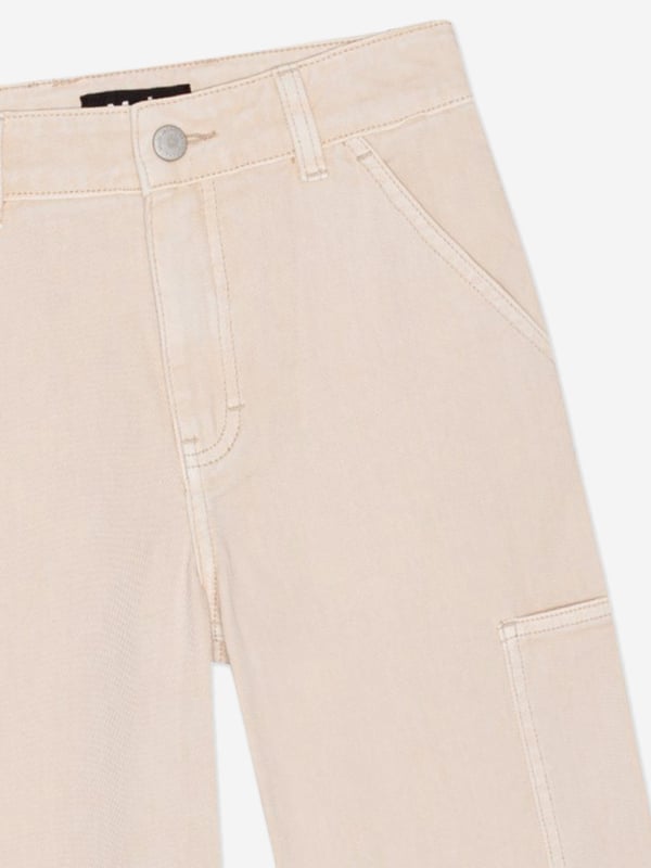 Molo amplify fun and playful energy in their practical Scandinavian designs. These boys Archer naturelle trousers are reflective of the brand's sustainability commitment. Crafted in a utilitarian inspired design with an adjustable elastic via belt loops, side and back pockets and extra details.‚ Regular Fit ‚ Sizes 92-134 Have a Snap Closure For Easy Dressing‚ Sizes 140-176 Have a Regular Jeans Button‚ 100% Cotton