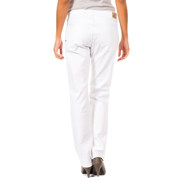 Women's long pants.
 Zipper and button closure on the front.
 Two open pockets and mini pocket on the front.
 Metal application of the brand logo on the side of the mini pocket.
 Two open pockets on the back.
 Belt loops.
 Leather label personalized by the brand, on the back of the waistband.
 Straight cut bottoms.
 Water repellent fabric.
 Seams seen in tone.
 Composition: 100% cotton
 Care:
Wash maximum at 40ºC.
 - Iron at medium temperature, max. 110ºC.
 - Allows you to use a dryer.
 - Do not use bleach.
 - Does not support dry cleaning.