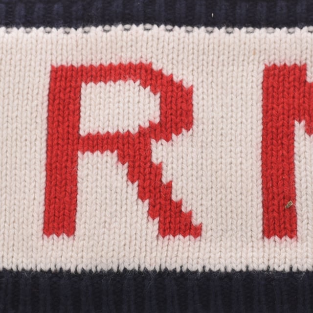 Knitted headband from the Vuarnet brand.
 Headband with a very pleasant touch.
 Fleece interior.
 Composition: 95% Cotton, 5% Cashmere
 Care:
Handwash.
 Do not use dryer.
 Do not use iron.
 Do not use bleach.
 Do not dry clean.