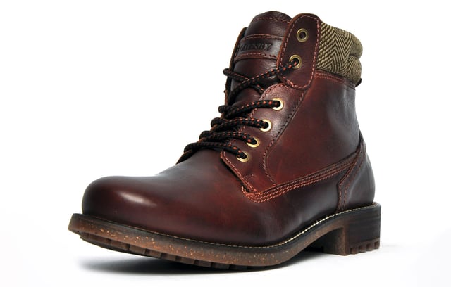 These Catesby England Longrood mens leather boots are crafted with precision and attention to detail, carefully constructed with a premium leather upper with supportive overlays, complete with intricate designer stitch detailing and contrast laces to provide you with a quality designer finish.
 These Longrood leather boots are high-quality, mid-cut men's urban styled boots with a padded textile ankle collar to increase comfort, and a durable rubber outsole to provide great traction.
 - Leather upper
 - Secure 6-hole lace fastening
 - Intricate designer stitch detailing
 - Padded heel and ankle collar
 - Durable rubber outsole
 - Catebsy England Branding