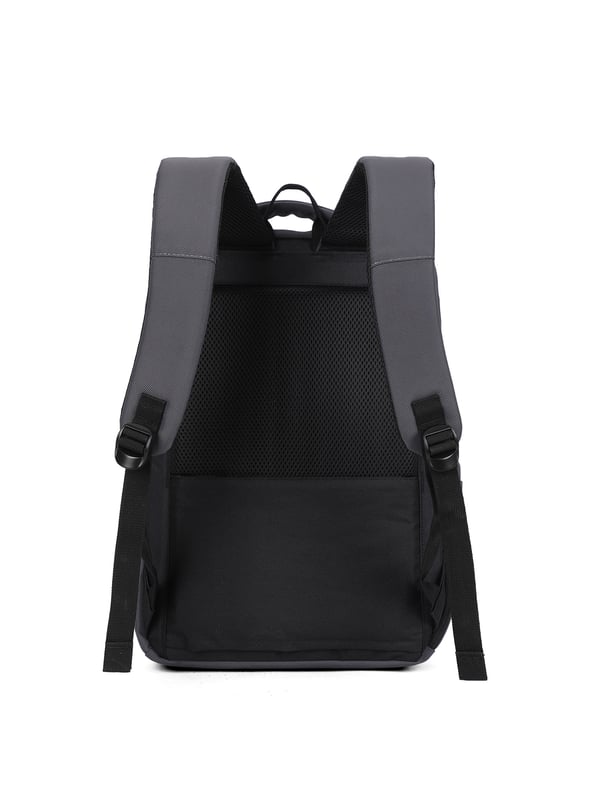 Mochila unisex. El cierre es con cremallera. Los bolsillos internos son bolsillos multifuncionales. Los bolsillos exteriores son uno frontal con cremallera y dos laterales abiertos. Falta la correa para el hombro. El asa es de tela. Hay un compartimento interno. El material exterior es poliéster. Internamente está forrado en poliéster. Medidas: 30x12x43 cm. Producto de moda