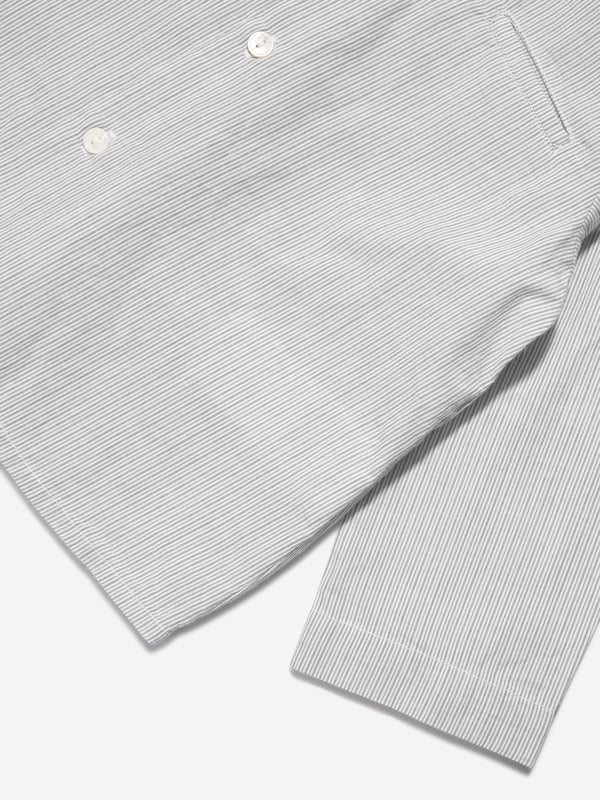 Bonpoint embody mesmeric concepts in their sophisticated aesthetics. These baby boys shirt captures the French label's dedication to high quality and impeccable construction. Made in eco-friendly cotton with a top pocket and button fastening on a straight hem. He will emanate unparalleled elegance.  Organic Cotton Collar  Top Pocket Bonpoint Cherry Tag  Straight HemBonpoint : Baby Height