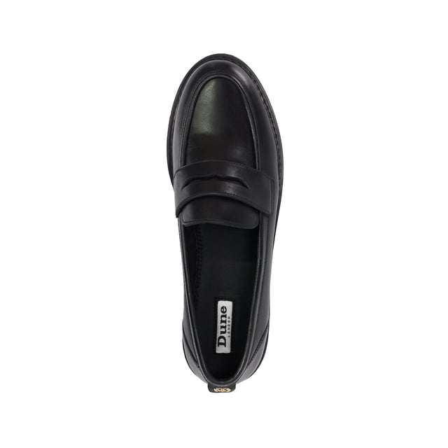 Crafted from premium leather, Globes is the classic pair of penny loafers you've been searching for. Simple yet stylish, this signature slip-on design features a clean silhouette that rests on a flat sole with a low heel.