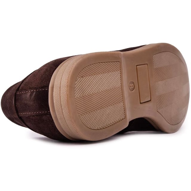 The Sophisticated Loafer Wembley From Silverstreet Is Ideal For Those Smart-casual Days Around Town Or An Evening Out With Friends. The Superb Suede Upper Is Of The Highest Quality With Classy Tassel Details And Contrast Stitching. The Slip-ons Have A Flexible, Sail-shoe-inspired Sole To Complete This Luxurious Look.