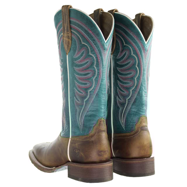 Western performance never looked so good. The Shiloh boasts a vibrant design with a traditional leather outsole.
4LR™ technology for support and cushioning
All Day Cushioning insole with rebound
Full-grain leather foot
Five-row stitch pattern
Goodyear welt construction
Leather lining
Colour stained, scoured and distressed leather outsole
Can be resoled