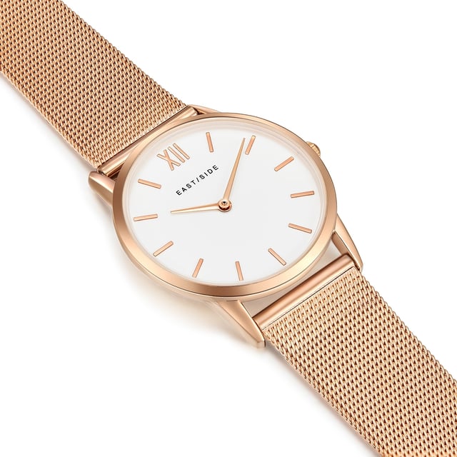 Noble, noble! This women's watch in the Eastside label converts the noble charm of the New York district of the same name into an enchanting watch design. The scratch-resistant IP coating lets the housing and bracelet shine in a trendy rose gold and a high-quality screwed stainless steel housing floor ensures durability. Highlight for all fans of traditional watch styles is the Milanaise bracelet: the elaborately worked braided look makes the delicate stainless steel bracelet not only durable, but also gives the highest comfort. A simple dial with a line indices and swords fits harmoniously into the puristic look.