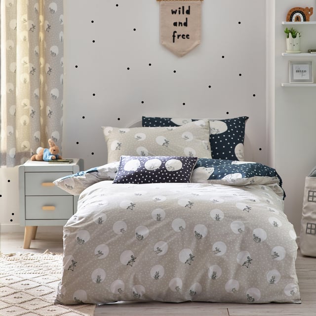 Bring an element of mischief with this playful Peter Rabbit™ Spot Me duvet cover set. This monochrome scandi inspired bedding set features sweet illustrations of Peter, on a backdrop of white spots and polka dots. The Peter Rabbit™ Spot Me duvet cover set can be flipped for a mid-week refresh, giving you two looks in one!