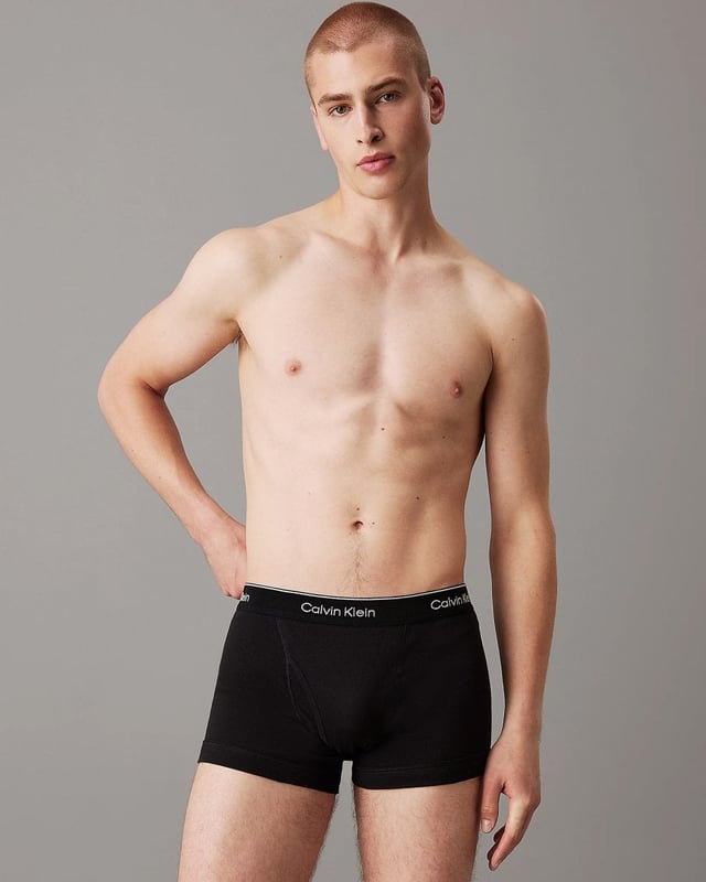 Relaunch of our heritage icon: COTTON CLASSICS everyday underwear in 100% pure, breathable cotton.
• 3 pack
• cotton jersey
• medium rise waist
• front fly design
• Calvin Klein signature elastic waistband
100% cotton
machine wash
country of origin: Bangladesh
000NB4002A