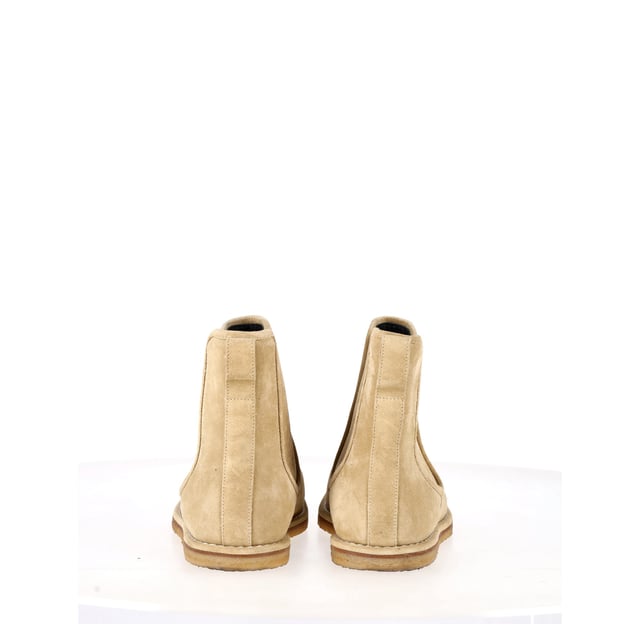 VINTAGE, RRP AS NEW
Indulge in luxurious comfort and style with the Loewe Chelsea Boots in Beige Suede. Impeccably crafted from sumptuous beige suede, these boots embody timeless elegance and sophistication. The iconic Chelsea boot silhouette is enhanced by Loewe's signature attention to detail, offering a perfect balance of classic design and modern sensibility. 

Loewe Chelsea Boots in Beige Suede
Material: Suede
Color: Beige 
Size: EU40
Condition: Very good
Sign of Wear: Light wear throughout
SKU: 365773