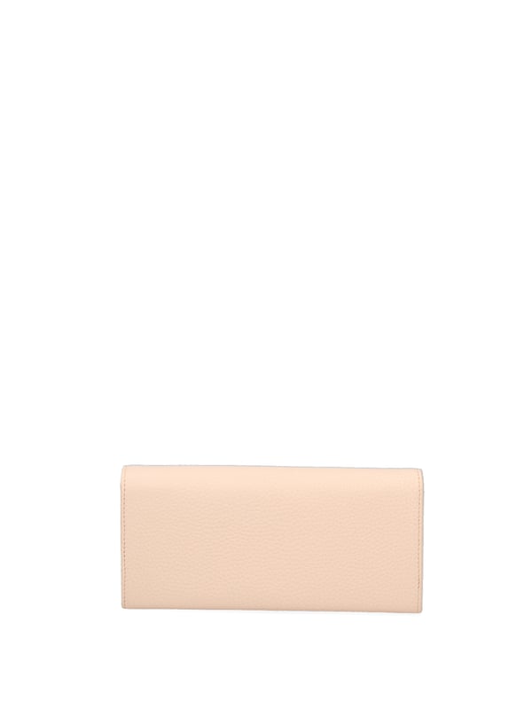 Damenbrieftasche mit Druckknopfverschluss. Kartenhalter und eines mit Reißverschluss-Innentaschen. fehlende Außentaschen. fehlender Schultergurt. fehlender Griff. ein Innenfach. Außenmaterial: Innenmaterial: 100 % Polyurethan. Maße: 19,5x10x3,5 cm. Hergestellt in Italien
