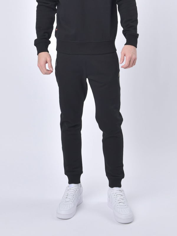 The wardrobe essential jogger from LUKE are cut from a cotton fleece back ensuring warmth during the cooler months. They feature handy side entry zip pockets, a draw cord waistband and rib cuffs. They are complete with the brand's iconic lion head embroidery on the left leg.
