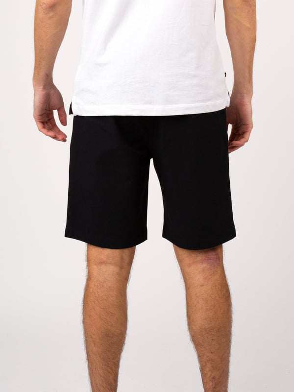LUKE takes inspiration from traditional outdoor wear with these durable, light weight nylon shorts. They feature a front button and concealed zip closure and multiple zip pockets- perfect for all your essentials. They are detailed with the Gran Paradiso woven badge on the back and are then complete with the brand's signature lion head embroidery on the left leg pocket.