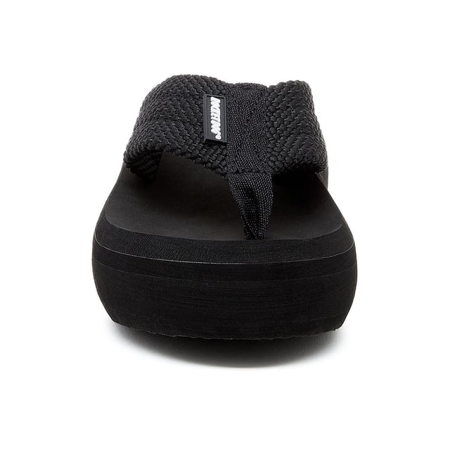 Sandalias Rocket Dog Sandy Atoll negras para mujer, confeccionadas con tela y suela de goma. Presentan: suela gruesa, logo Rocket Dog y parte superior de tejido texturizado.