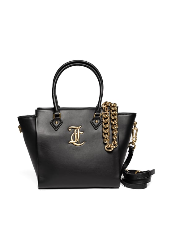 Bolso Juicy Couture: Elegancia con un toque moderno

Elegante y moderno, este bolso está confeccionado en piel ecológica de alta calidad. Su diseño minimalista presenta asas rígidas y el característico logotipo Juicy Couture en metal rosa. El cierre de cremallera garantiza la seguridad de tus pertenencias, mientras que el interior forrado ofrece compartimentos que te ayudarán a organizar tus objetos esenciales. La bandolera de cadena extraíble te permite llevarlo en la mano o colgado del hombro. Perfecto para completar tus conjuntos de diario.

Dimensiones: 24,5 x 15,5 x 25 cm
