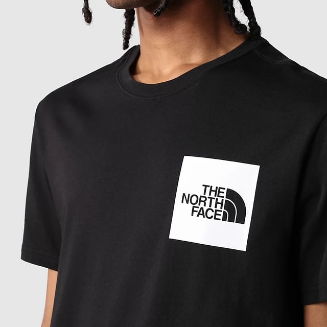 This stylish T-shirt is the perfect choice for all your summer adventures, with large logos and soft jersey fabric keeping you looking and feeling great all day long. The North Face™ logos on the front and shoulder complete the look.
Features:
Water-based print on front
The North Face™ logo on shoulder
Classic length short-sleeve T-shirt with crew neck