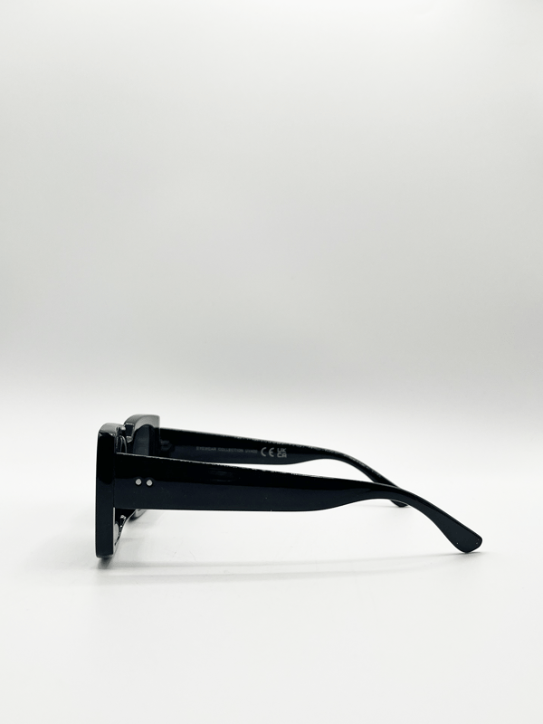 Oversized Square Frame in Black
Frame Colour: Black
Lens Colour: Black
Material: PC Lens PC Frame
One Size
SKU: SG2402402
UV 400 PROTECTION IN ACCORDANCE WITH 89/686/EEC BS EN ISO 123-1:2013
FDA Approved