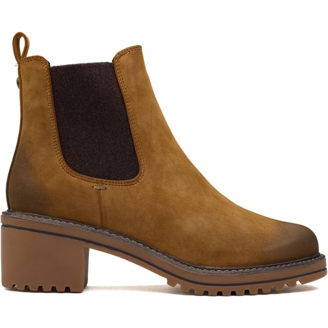 Botas de mujer de color tostado con cremallera interior de Marco Tozzi, fabricadas en sintético y suela de goma. Incluyen: cremallera interior, trabilla en el talón, altura del tacón 5 cm y 100 % veganas.