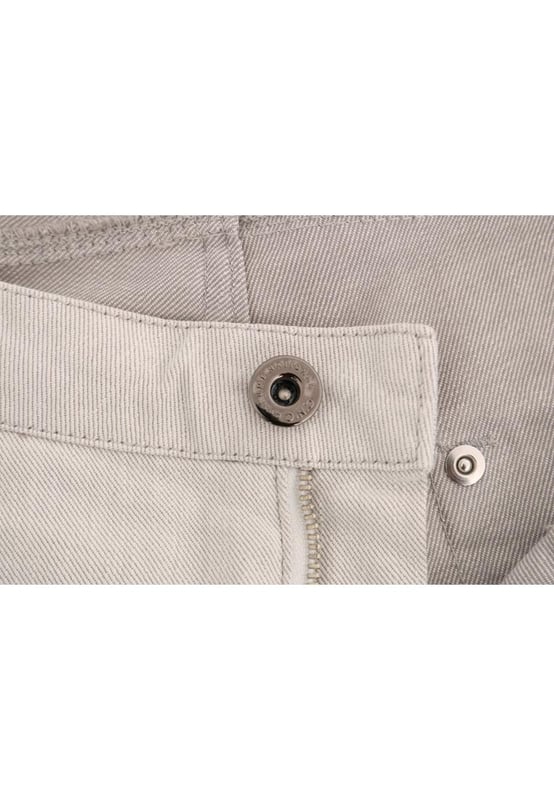 A estrenar con etiquetas.
  Vaqueros CNC 100% autenticos de CoSTUME NATIONAL CNC.
  Corte entallado.
  Color: Blanco.
  Material: 98% algodon 2% elastano.
  Bragueta: Cremallera y boton.
  Detalles del logotipo.
  Fabricado en Italia.