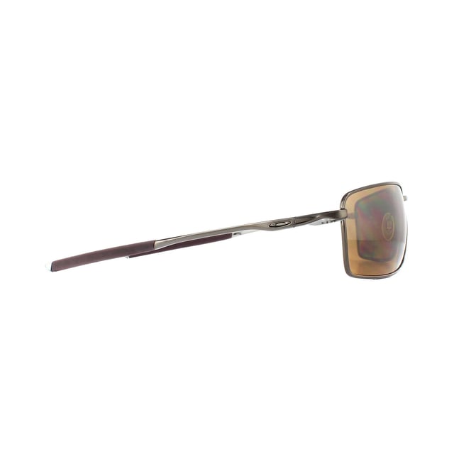 Oakley Sunglasses Square Wire OO4075-14 Tungsten Prizm Tungston Polarized are a superb lightweight metal C-5 alloy frame suitable for medium to large faces with all the hallmarks of the comfort and durability that Oakley always gives its sunglasses. The secure 3-point fit is given more grip with the Unobtanium ear stems as well as a perfectly designed optical alignment in the plutonite lenses for amazingly clear views and optimized peripheral vision and side protection.