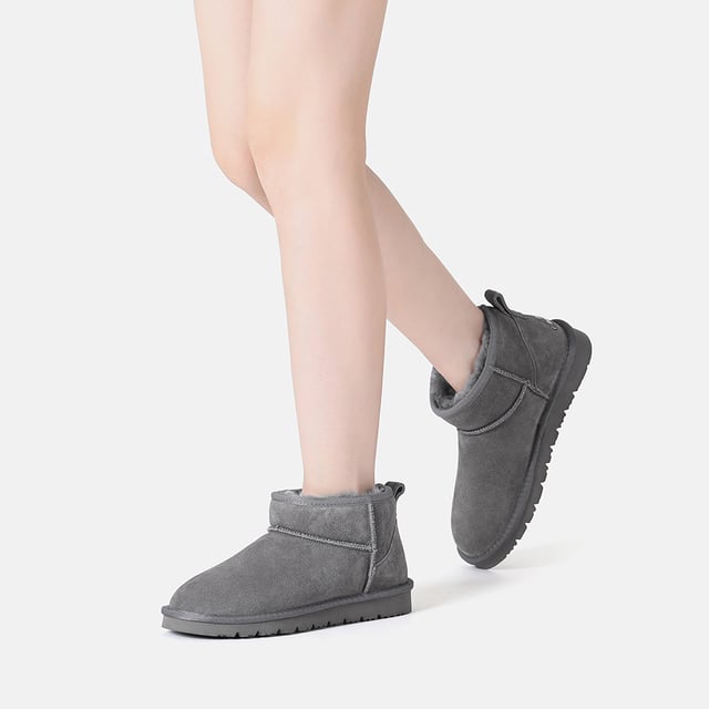The Finch Ultra Mini Classic Boots feature a conveniently lower ankle height, making them a breeze to slip on. Perfectly designed for those who may find it challenging to pull on other boot styles.

Specification:
Suede Upper
Warm Sheepskin Wool Lining
Soft Sheepskin Wool Insole
EVA Sole

Technologies:
Water & Stain Resistance Upper
Slip Resistance Outsole