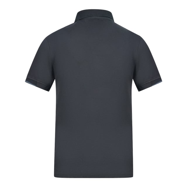 Lyle \u0026 Scott True Black Andrew polotröja. Lyle \u0026 Scott svart polotröja. Broderad märkeslogotyp på vänster bröst. Andrew Polo, äkta svart färg. Tippad ärm, knappknäppning med tippad krage, elastiska ärmslut, 50% polyester, 46% bomull, 4% elastan. Modell: SP1242G 572.