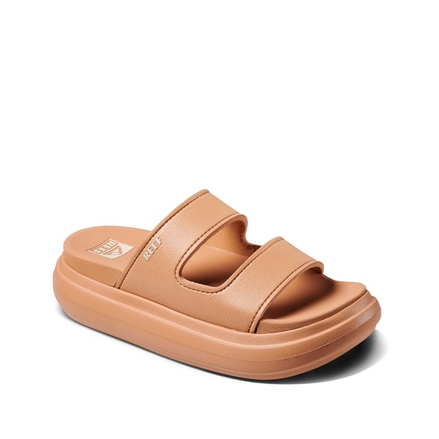 The Cushion Bondi 2-Bar puts a new twist on plush comfort. Lightweight EVA responds to every step and offers all-day support. Springy, stylish, and designed to go from sunrise to sunset.