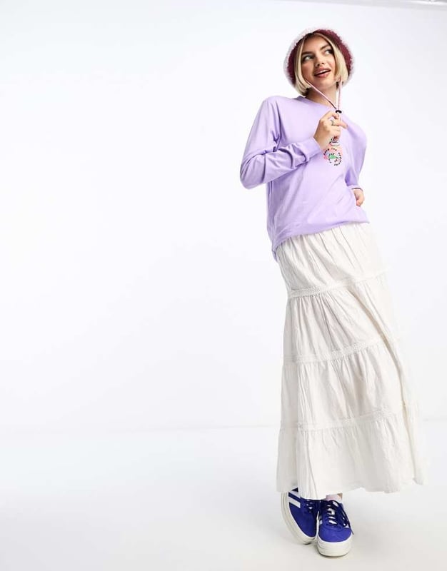 Santa Cruz digi hand long sleeve t-shirt in lavender purple with chest and back print Tops by Santa Cruz The ultimate all-rounder Crew neck Long sleeves Logo print details Regular fitSold By: Asos