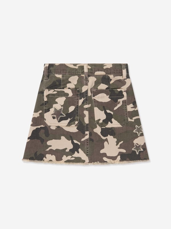 DL1961 project their sustainability ethics into their new revolutionised denim fabrics. This girls Jenny star camo green mini skirt captures the label's distinctive craftsmanship and rebellious nature. Made in recycled fibers, it features buckle insertions, a frayed edge, pockets and raw stitched embroidered stars. Match with the Jackson cargos or the Rocco utilitarian jacket for an extra impact. Denim Recycled Fibers  Clean Dyes  Solar Power  Less than 10 Gallons Of Water  Zip-Up Fastening  Buckle Insertions Pockets  Embroidered Stitches Detailing DL1961 : Girls Height8Y: 51-52.5" / 129cm 10Y: 53-55" / 134cm 12Y: 55.5-58" / 140cm14Y: 58.5-61" / 148cm16Y: 61.5-62.5" / 156cm