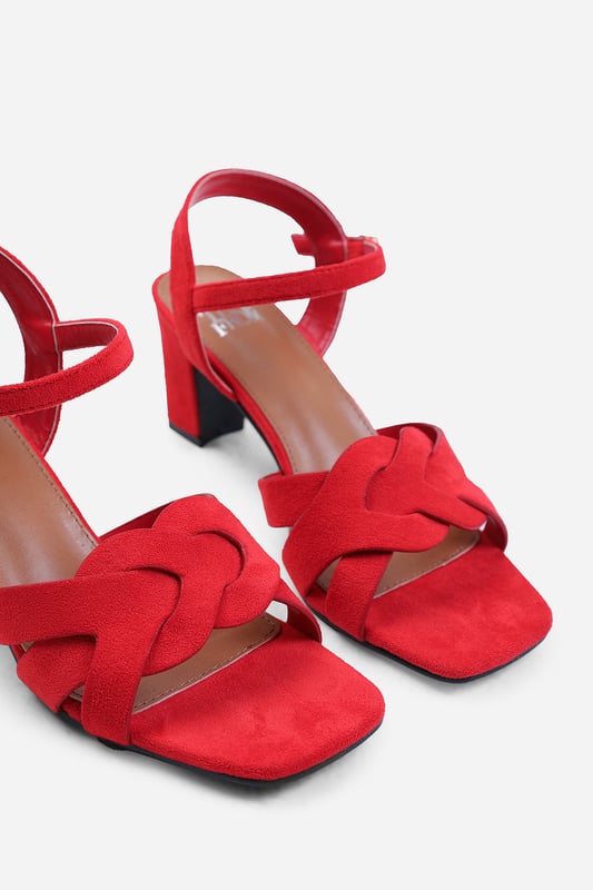 Introducing our Elspeth Low Block Heel with Braided Detail - the perfect blend of style and comfort. These sandals are designed to elevate your everyday looks with their sleek design and trendy braided strap detail.




Key Features:



Braided Strap Detail: These heels feature a chic braided strap detail that adds a touch of elegance and uniqueness to your outfit. The intricately braided strap sets these heels apart, giving them a stylish and sophisticated look.

Comfortable Fit: We prioritize your comfort, and these heels are no exception. The sturdy block heel provides stability and support, while the soft straps comfortably hug your feet. The cushioned insole ensures all-day comfort, making these heels perfect for any occasion.


Specifications:


Design: Featuring a trendy braided strap detail for an elegant touch.

Elevate your everyday style with our Elspeth Low Block Heel with Braided Detail. These heels seamlessly combine fashion and comfort, allowing you to step out with confidence. Whether you're heading to work, a party, or a night out, these heels will effortlessly enhance your look. Upgrade your footwear collection today with these fashionable and comfortable heels.