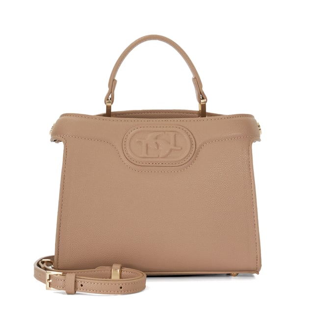 The Daily tote bag has turn lock closures that can be left undone for a more casual look. Simply secure the straps for a sleeker, smarter option. The central monogrammed lined compartment will house everything you need, whilst the magnetic closure will keep your belongings safe. The chain shoulder strap can transform the look from a shoulder bag to a cross body and adds to the versatility of this chic style.
