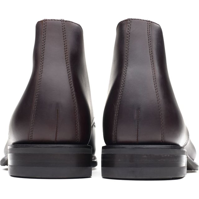 An Elegant Chukka Boot With A Formal Appeal, The Loake Eaton Lace-up Ankle Boot Is An Essential, Classic Boot For Your Debonair Footwear Collection. TheyÂ’re Crafted From Smooth, Polished Leather Uppers With Refined Stitching For A Nod To British Shoemaker Heritage, Adding A Sharp Edge To Your Smart Attire. The Sleek Outsole And Slim Laces Add A Distinctive Touch, Whilst Offering A Perfect Fit And Excellent Grip.
