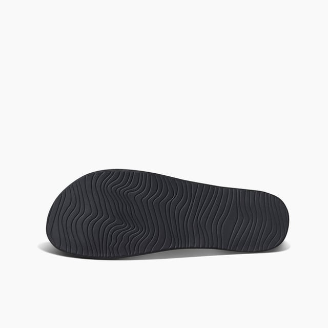 Step up to the Cushion Court and discover the most comfortable footbed ever, thanks to a blend of cushion plus energetic rebound, along with arch support and heel cupping.
