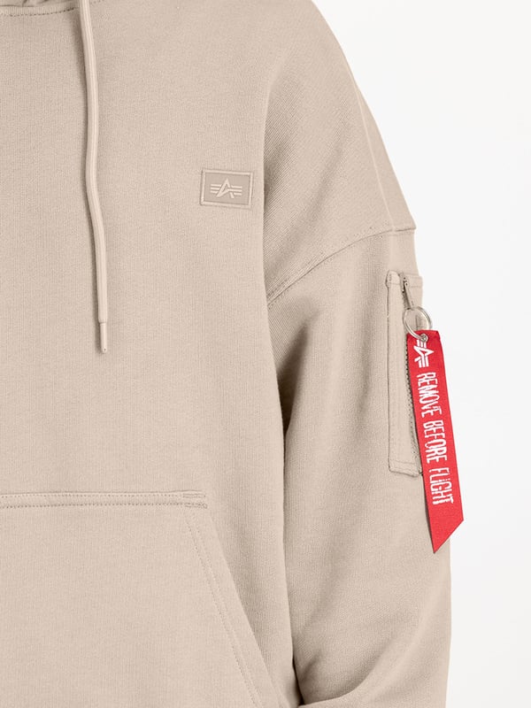 Alpha Industries Essentials RL Hoody. Kangaroo pocket. Utility Pocket with RBF Tag. Woven 3D Alpha logo rubber label