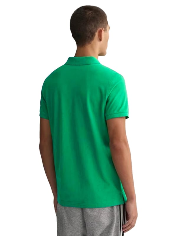 These Original Mens Designer Short Sleeve Gant Polos feature the brands Logo, and a Button-Down Collared Neckline. Crafted With 100% Cotton, these Lightweight and breathable Regular Fit Polos are Suitable for Casual or Workwear.