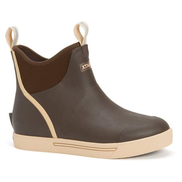 The commercial grade version of the Ankle Deck Boot with a wider fit for superior comfort. With a durable upper, an EVA/PU insole for comfort and an oil resistant, SRC-rated outsole for the best traction available.