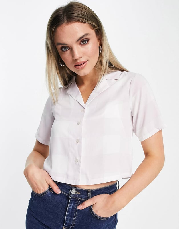 Revere collar Button placket Short sleeves Boxy fit