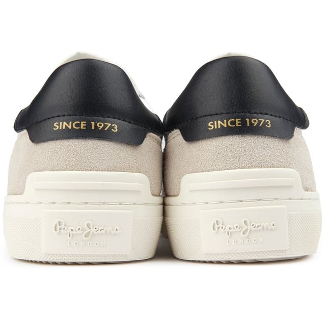 These Court-inspired Streetwear Trainers Camden By Pepe Jeans London Feature Recycled Leather Uppers And Other Premium Materials, A Lace-up Fastening, A Heat-sealed Pepe Jeans Logo On The Sides, Branding On The Contrast Heel, And A Cupsole. Wear This Classic Sneaker On A Laid-back Day Out Or An Evening Around Town.