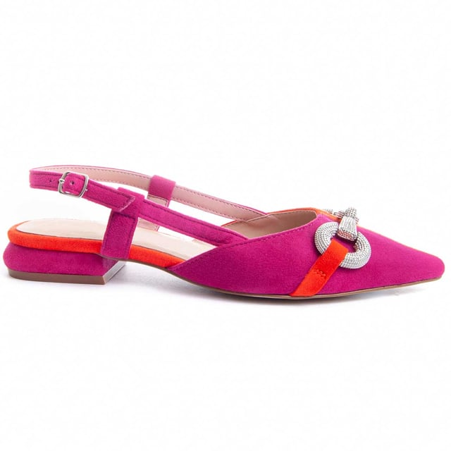 Casual ballerina for women. Padded natural leather insole. Comfortable fit. Non-slip sole. Reinforced stitching. Manufactured by other brands for our brand.