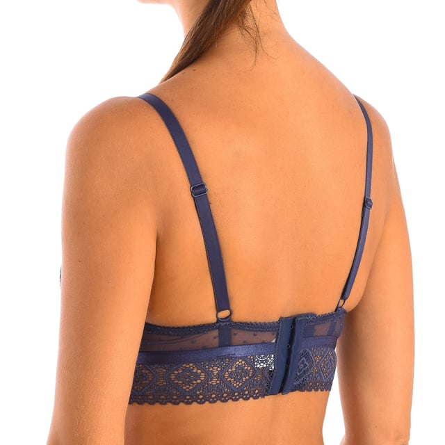 Lydia women's bra Selene.
 Lace bra with underwire and padded cups.
 A comfortable and feminine garment ideal for women's everyday life.
 Innovation, the quality of its raw materials and the constant evolution of its product have marked the trajectory of Selene, consolidating a leading company in women's underwear.
 Composition: 37% Polyester, 57% Polyamide, 6% Elastane
 Care:
Handwash.
 Maximum temperature 30º.
 Do not iron.
 Do not use bleach.
 Do not use dryer.
 Do not dry clean.