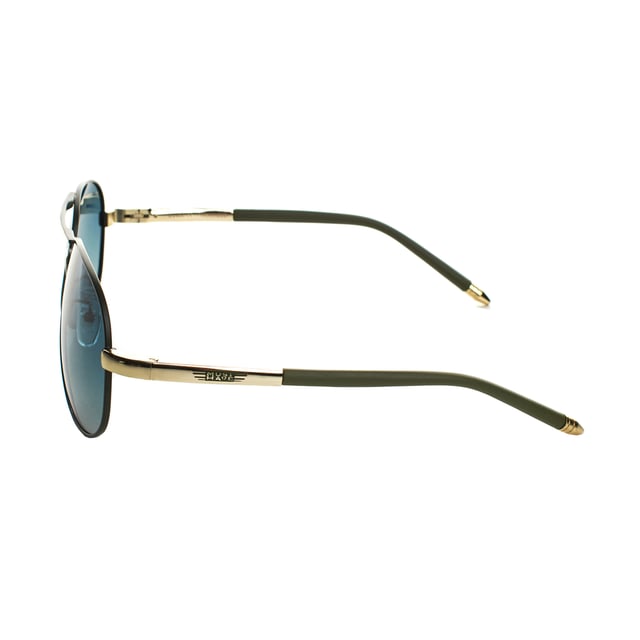 Must Have unisex zonnebril in aviatorstijl met gepolariseerde lenzen en UV-bescherming 400, ontworpen voor maximale oogbescherming en stijl.

 Met een robuust en elegant metalen montuur.

 UV 400 gepolariseerde lenzen blokkeren 100% van de UVA- en UVB-stralen, verminderen schittering en zorgen voor helderder, comfortabeler zicht.

 In het ontwerp is het merklogo gegraveerd op de veren en discreet op een van de lenzen, wat de authenticiteit en het onderscheidende karakter benadrukt.

 Ze worden geleverd met een zacht reinigingsdoekje om je lenzen brandschoon te houden en een beschermhoesje om ze veilig in op te bergen.

 Deze bril past perfect bij elke look en is ideaal voor wie op zoek is naar bescherming en stijl in één.
 Afmetingen: Lens hoogte: 50 mm, Lens breedte: 58 mm, Brug: 13 mm, Tempels: 140 mm
 Samenstelling: Metaal
 Onderhoud:
- Alleen wassen met water of, indien nodig, een milde zeep.
 - Droog met een zachte doek om krassen te voorkomen.
 - Vermijd contact met ruwe oppervlakken of schurende vloeistoffen.