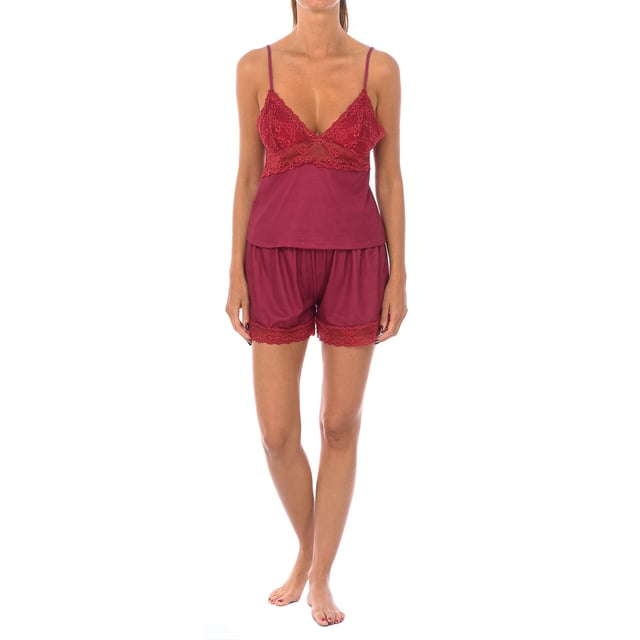 Strap Pajamas.
 V-neck with ribbed finish and flower embroidery.
 Pants with elastic waistband, bottoms with flower embroidery.
 Seams seen in tone.
 Composition: 100% polyester
 Care:
Handwash.
 - Do not use bleach.
 - Do not use dryer.
 - Supports iron.
 - Do not dry clean.