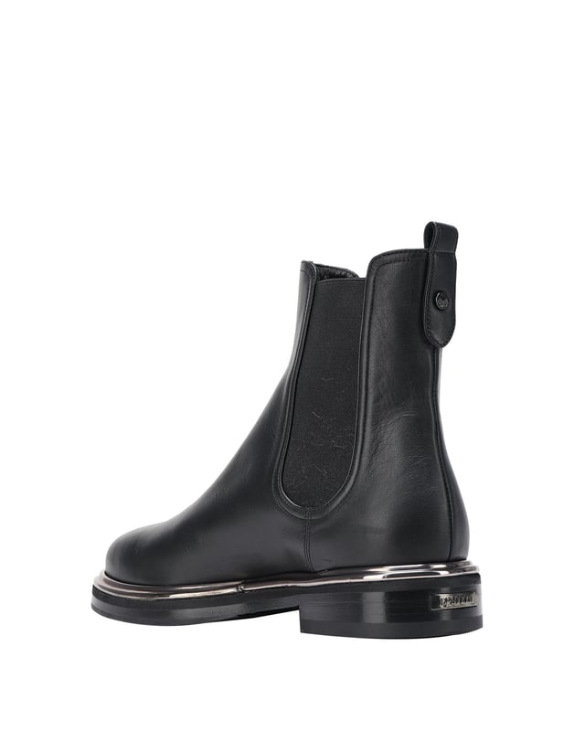 logo, basic solid colour, laminated effect, elasticised gores, round toeline, flat, leather lining, leather/rubber sole, contains non-textile parts of animal origin