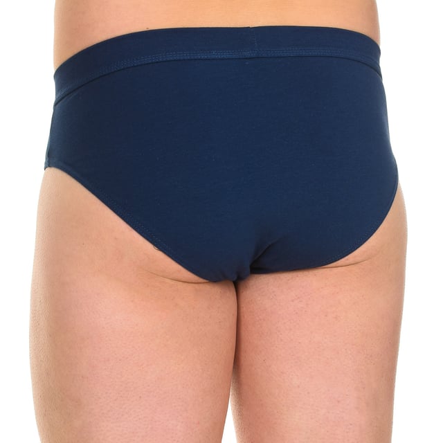 Pack-2 Slips Kisses&Love
 Elastic rubber waistband.
 Detail of the brand name on the waistband.
 Breathable fabric.
 Anatomical front with the ability to hold without squeezing.
 Seams seen in tone.
 Composition: 95% Cotton, 5% Elastane
 Care:
Care:
 - Wash at max temperature. 40º.
 - Do not use bleach.
 - Do not use dryer.
 - Do not iron.
 - Do not dry clean.